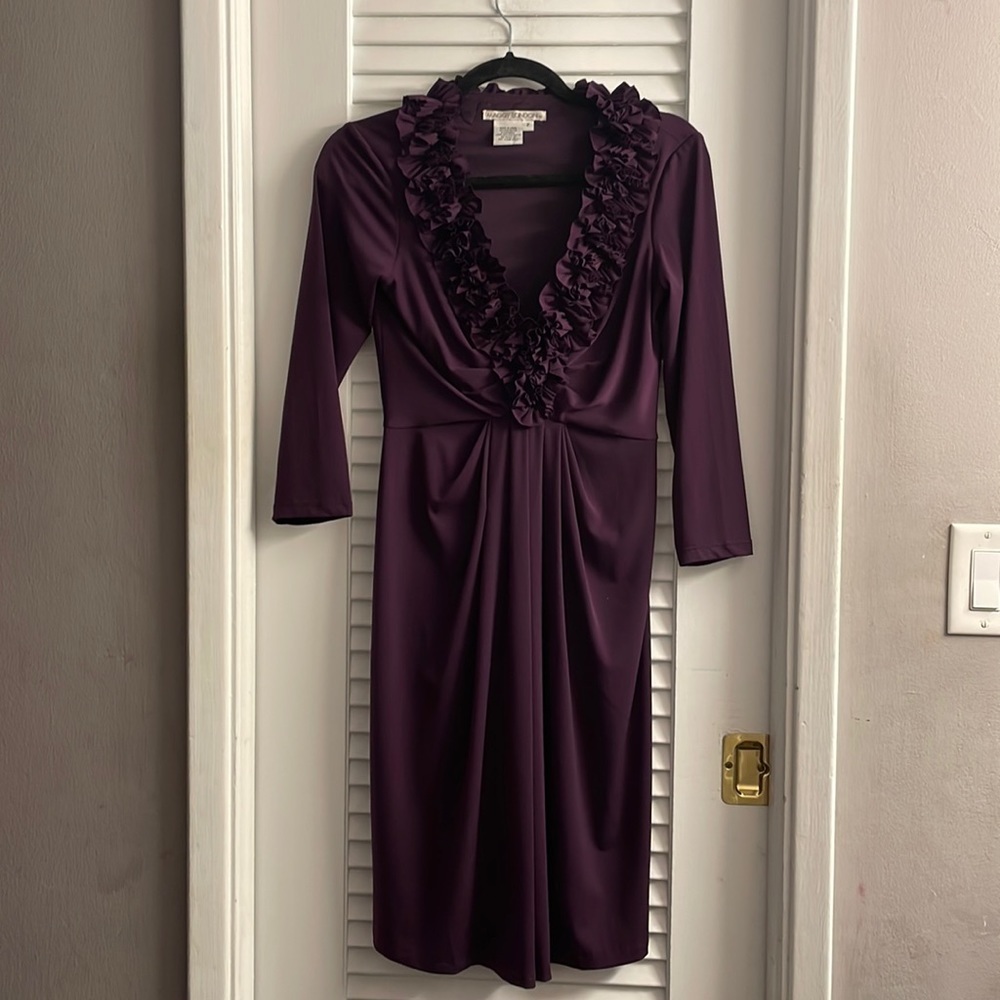 MAGGY LONDON NWOT Sample Dress Size 2. Eggplant or Plum Color. Super Flattering.